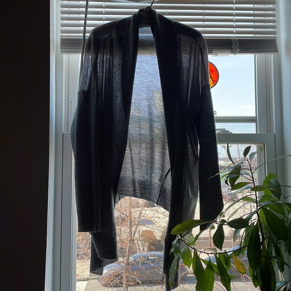 Amour Vert Berdine Wool Cardigan - Picture 4 of 5